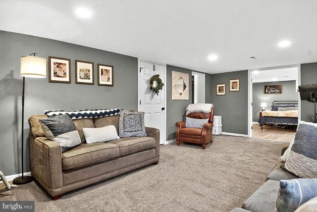 9263 E SPRINGFIELD RD, Seven Valleys, PA 17360