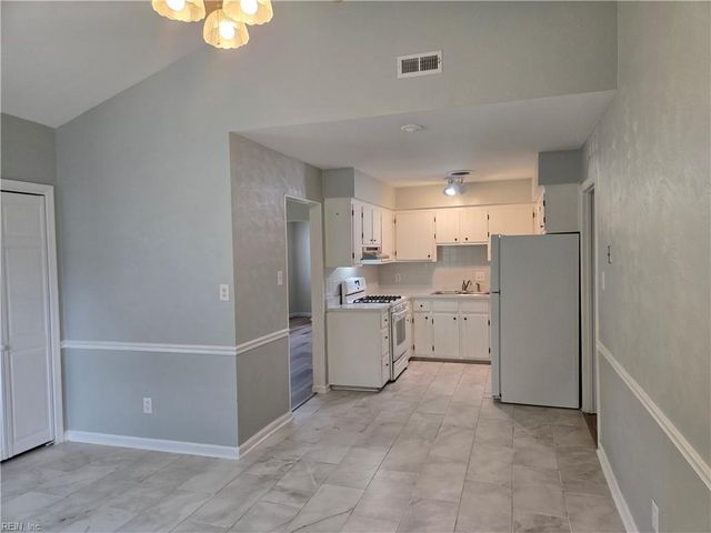 844 Lord Leighton DR, Virginia Beach, VA 23454