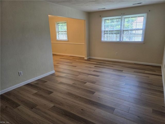 844 Lord Leighton DR, Virginia Beach, VA 23454