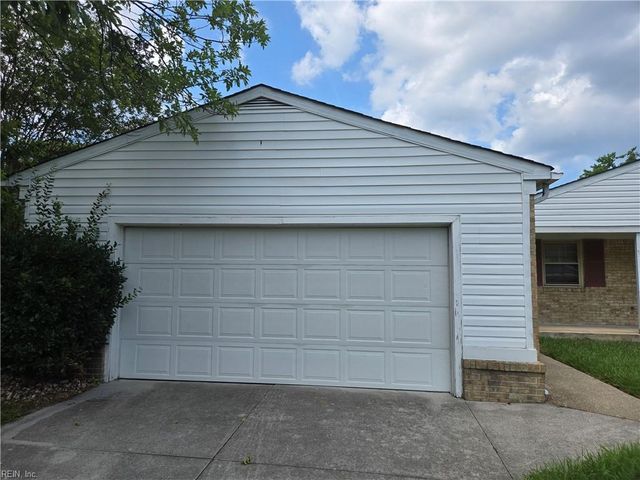 844 Lord Leighton DR, Virginia Beach, VA 23454
