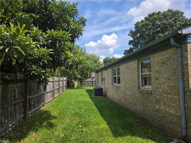 844 Lord Leighton DR, Virginia Beach, VA 23454