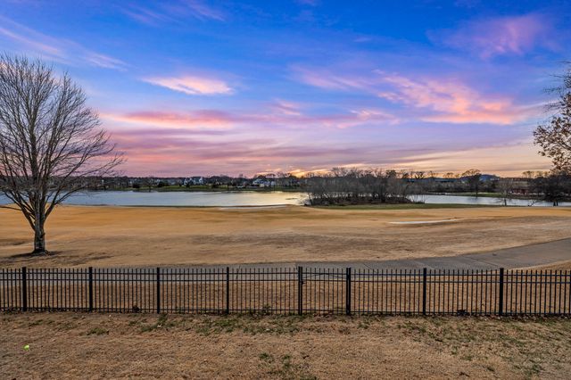 945 Plantation Blvd, Gallatin, TN 37066