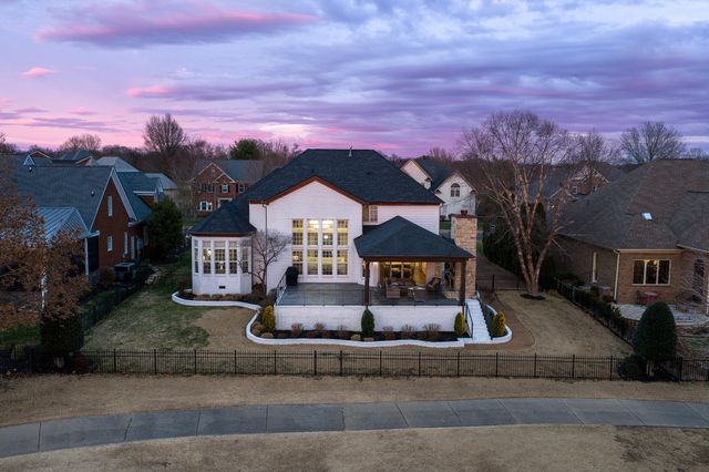 945 Plantation Blvd, Gallatin, TN 37066