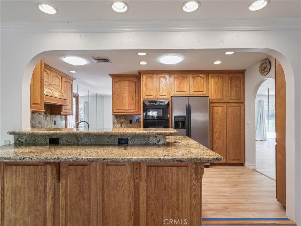 Image 11 of property listing at 6564 Cleomoore, West Hills, CA 91307