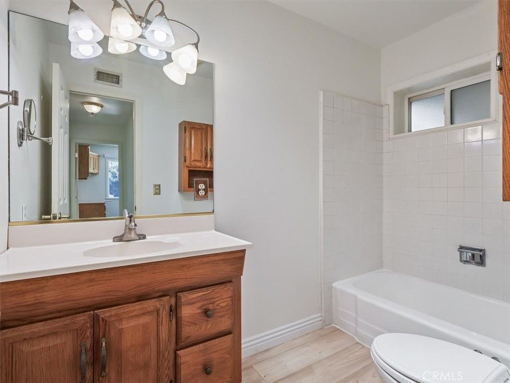 Image 21 of property listing at 6564 Cleomoore, West Hills, CA 91307