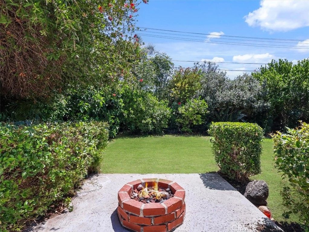 Image 26 of property listing at 6564 Cleomoore, West Hills, CA 91307