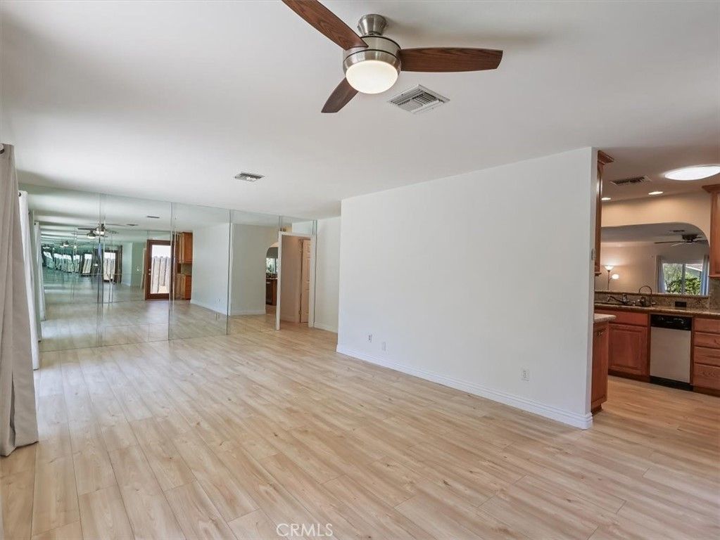Image 6 of property listing at 6564 Cleomoore, West Hills, CA 91307