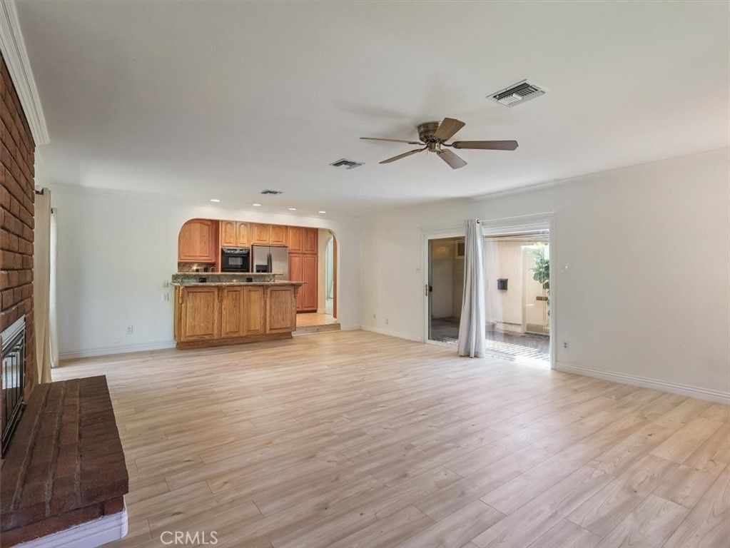 Image 8 of property listing at 6564 Cleomoore, West Hills, CA 91307