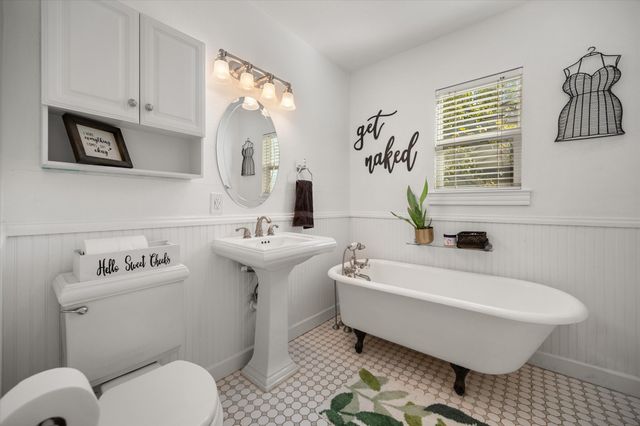 4029 Lovell Avenue, Fort Worth, TX 76107