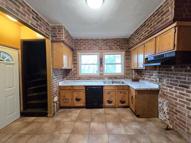 3626 N 16th STREET, Milwaukee, WI 53206