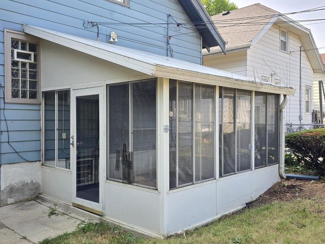 3626 N 16th STREET, Milwaukee, WI 53206