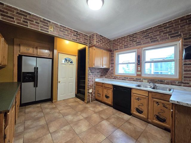 3626 N 16th STREET, Milwaukee, WI 53206