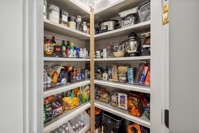 4304 Exeter Drive, Rogers, AR 72758