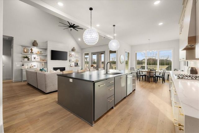 4304 Exeter Drive, Rogers, AR 72758