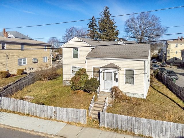 580 County St, Fall River, MA 02723