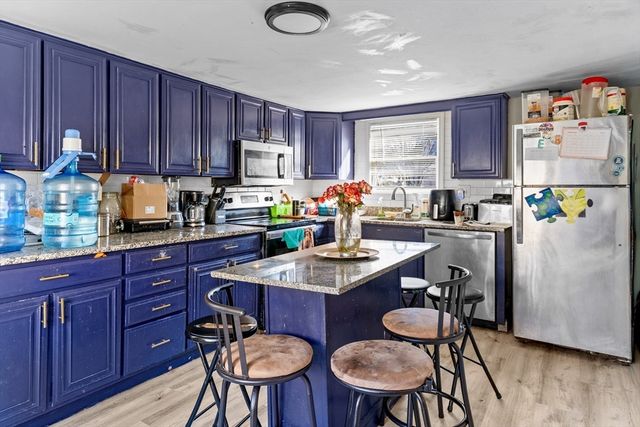 580 County St, Fall River, MA 02723