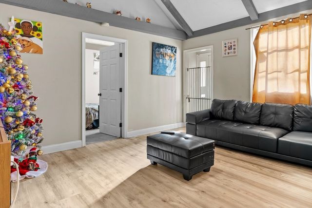 580 County St, Fall River, MA 02723