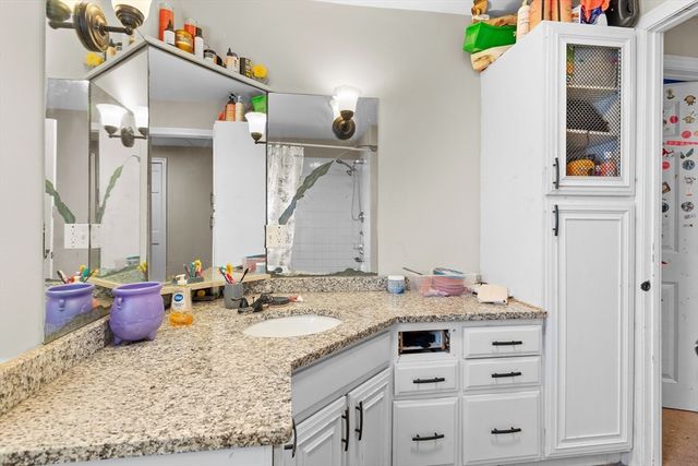 580 County St, Fall River, MA 02723