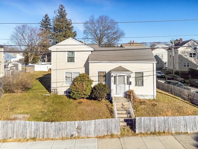 580 County St, Fall River, MA 02723