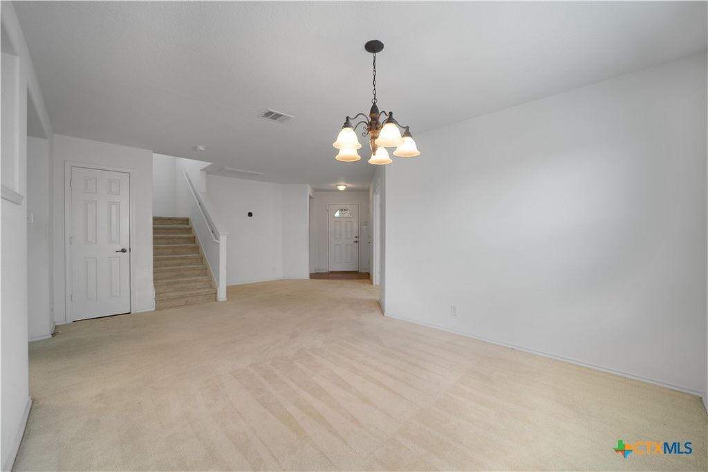 Image 10 of property listing at 180 Beech Drive, Kyle, TX 78640