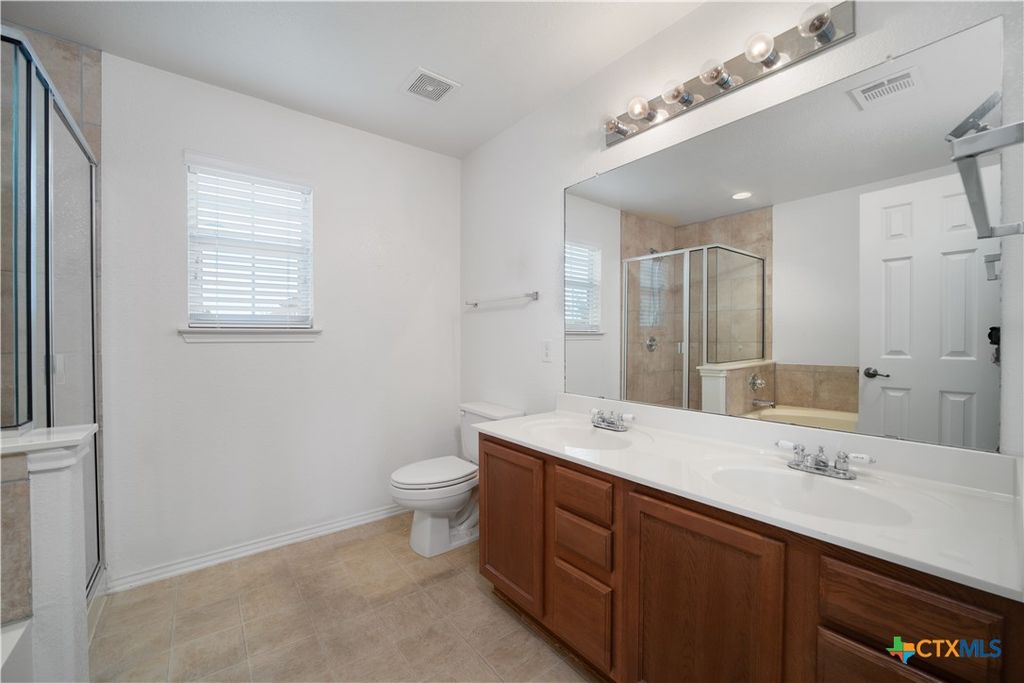 Image 19 of property listing at 180 Beech Drive, Kyle, TX 78640