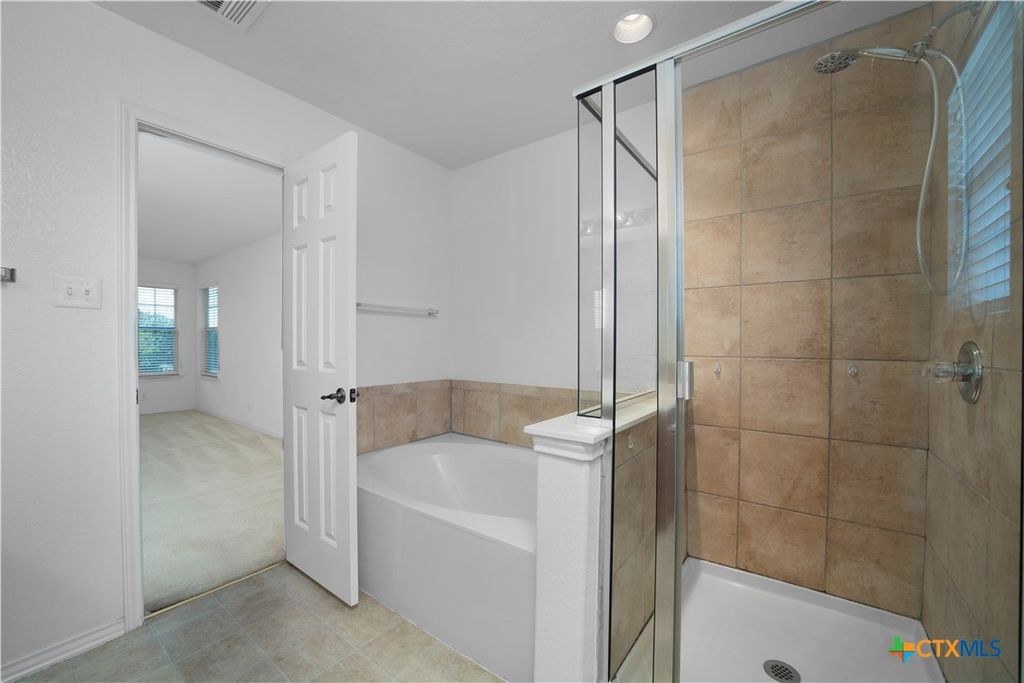 Image 20 of property listing at 180 Beech Drive, Kyle, TX 78640