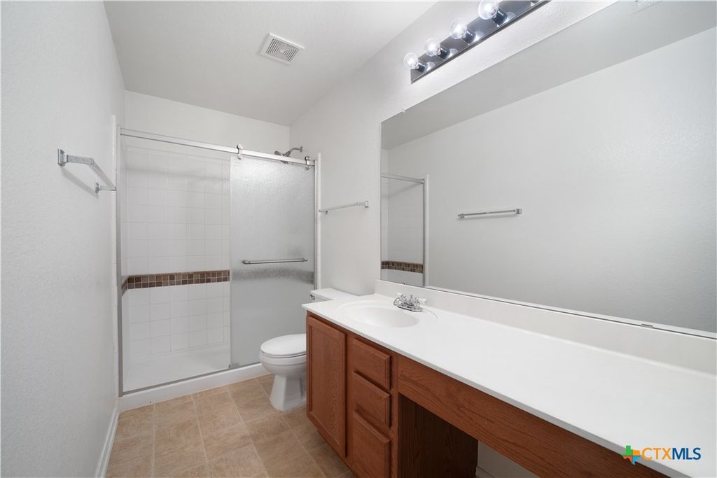 Image 21 of property listing at 180 Beech Drive, Kyle, TX 78640