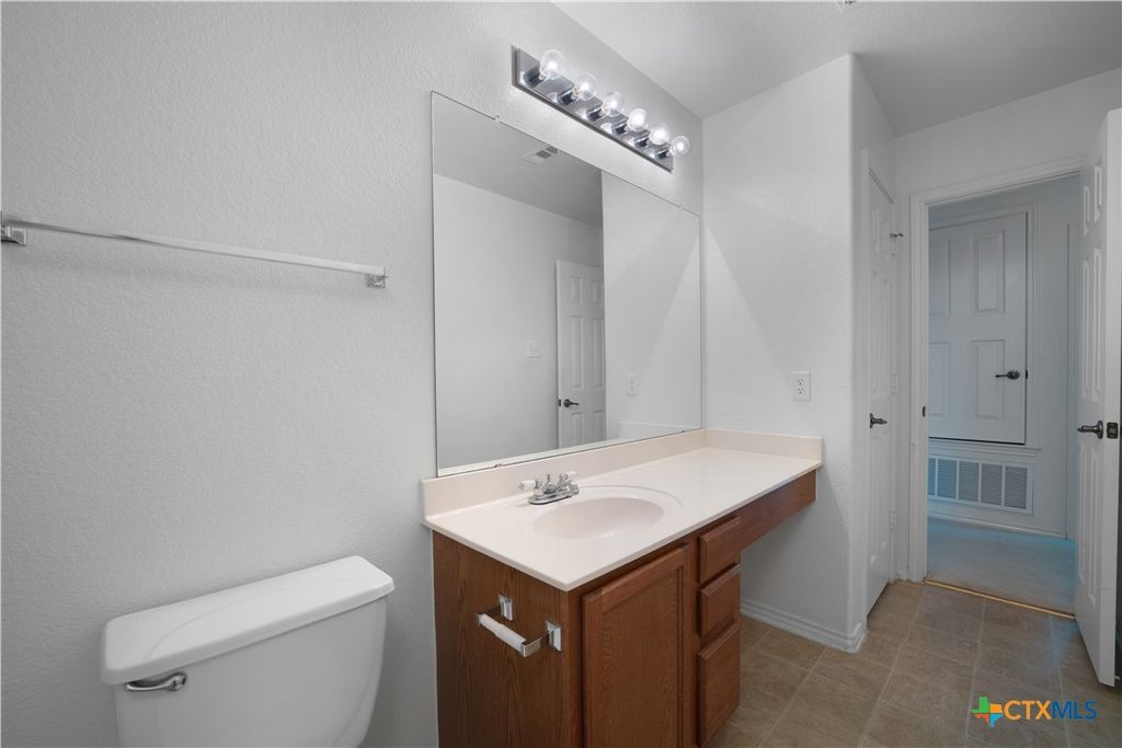 Image 22 of property listing at 180 Beech Drive, Kyle, TX 78640