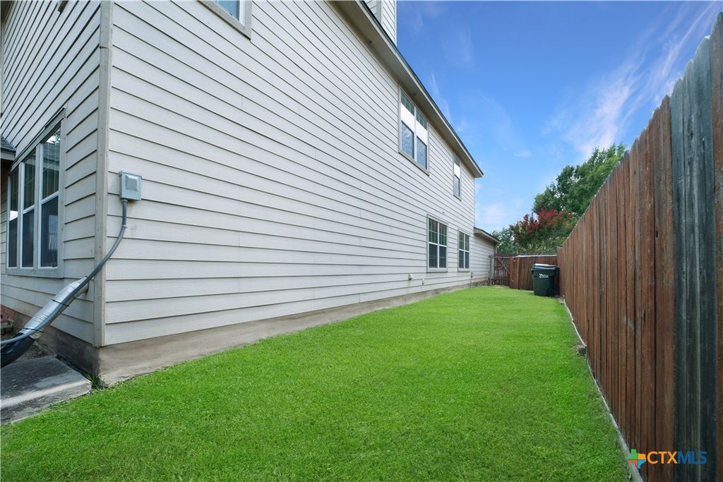 Image 31 of property listing at 180 Beech Drive, Kyle, TX 78640