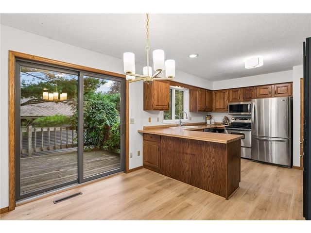 1112 Grandview Drive, Hudson, WI 54016