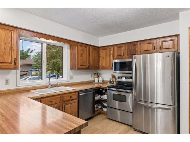 1112 Grandview Drive, Hudson, WI 54016