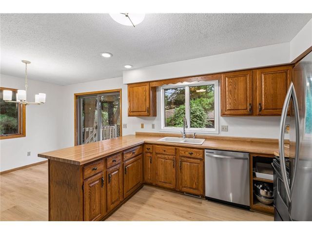 1112 Grandview Drive, Hudson, WI 54016