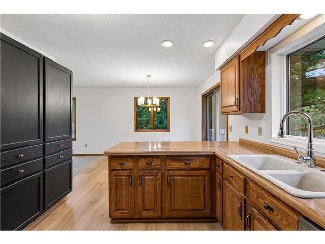 1112 Grandview Drive, Hudson, WI 54016