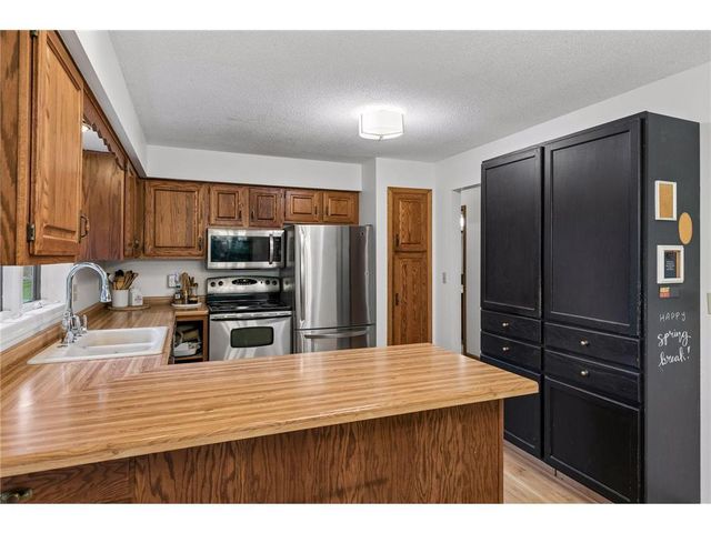 1112 Grandview Drive, Hudson, WI 54016