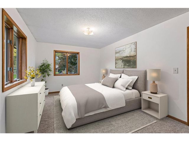 1112 Grandview Drive, Hudson, WI 54016