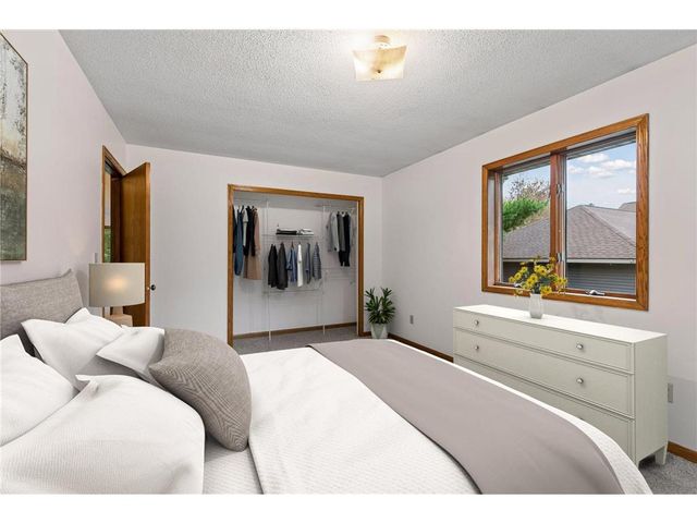 1112 Grandview Drive, Hudson, WI 54016