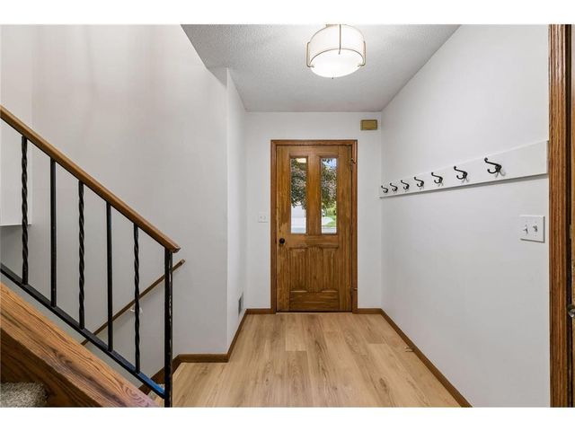 1112 Grandview Drive, Hudson, WI 54016