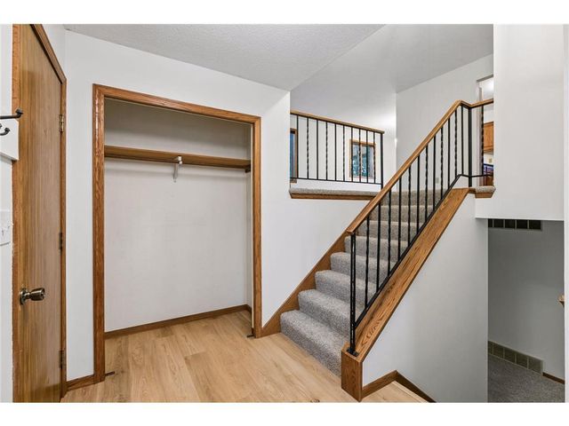 1112 Grandview Drive, Hudson, WI 54016