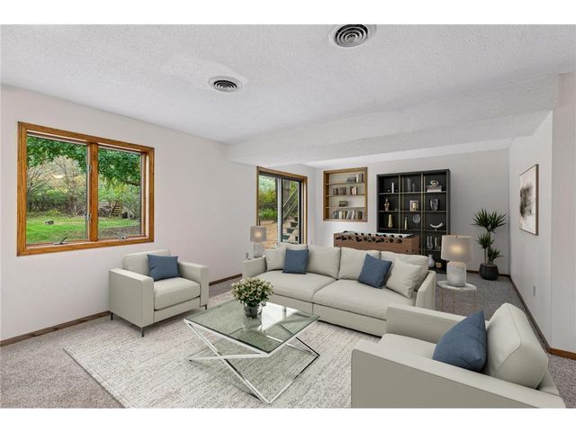 1112 Grandview Drive, Hudson, WI 54016
