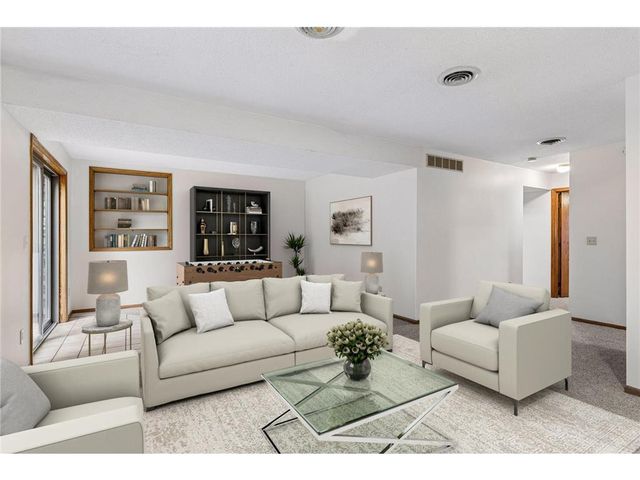 1112 Grandview Drive, Hudson, WI 54016