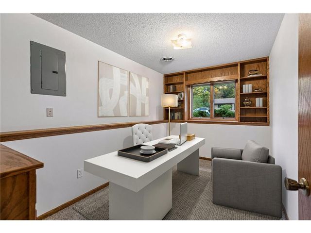 1112 Grandview Drive, Hudson, WI 54016