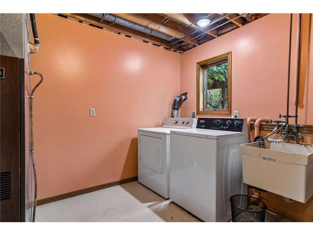 1112 Grandview Drive, Hudson, WI 54016