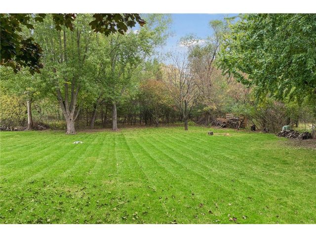 1112 Grandview Drive, Hudson, WI 54016