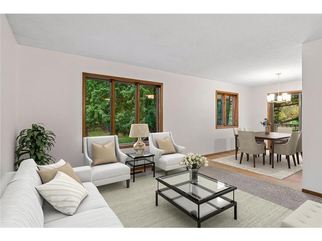1112 Grandview Drive, Hudson, WI 54016