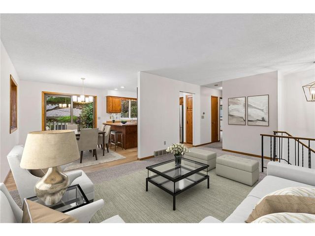 1112 Grandview Drive, Hudson, WI 54016