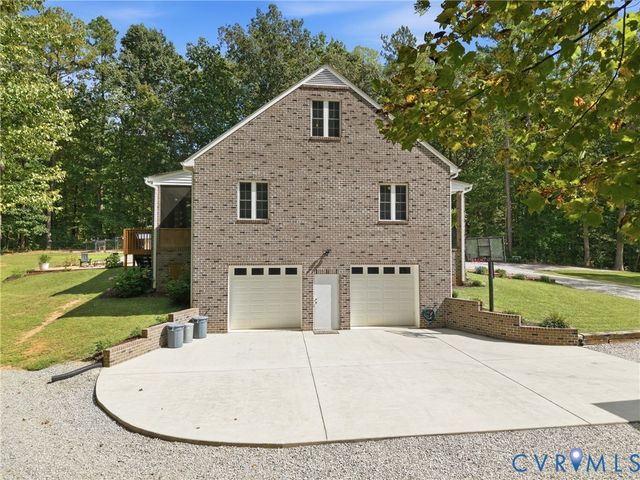 4010 Three Bridge Rd, Powhatan, VA 23139