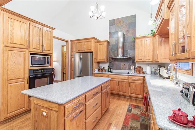 908 Golden Eagle Trail, Holden, MO 64040