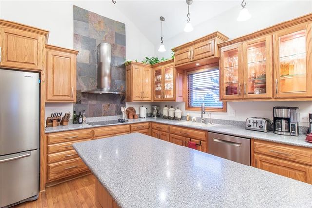 908 Golden Eagle Trail, Holden, MO 64040