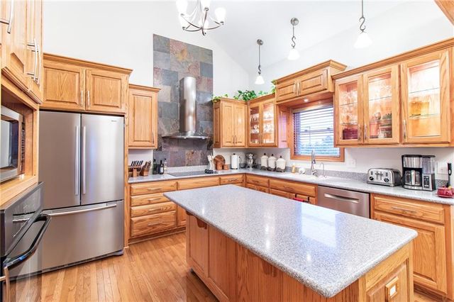 908 Golden Eagle Trail, Holden, MO 64040