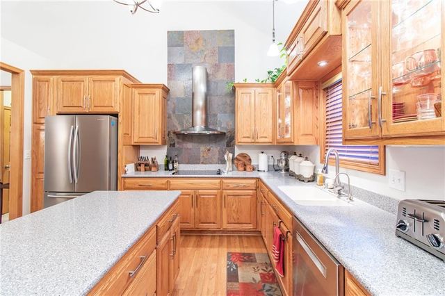 908 Golden Eagle Trail, Holden, MO 64040